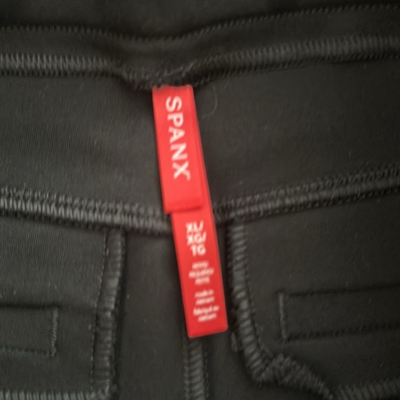 SPANX Classic Black Pants - Picture 7 of 10